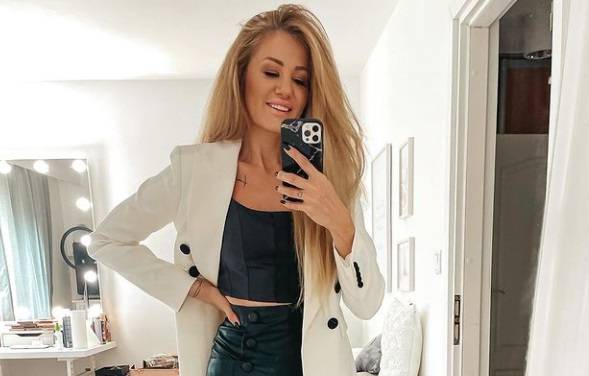 Ewa z "Gogglebox" nie do poznania. Fani porównują ją do bohaterki "Seksu w wielkim mieście"! [FOTO]