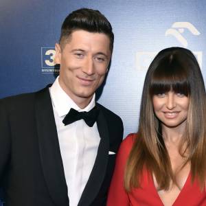 Robert Lewandowski odmieniony przez kwarantannę. Musiał zmienić fryzurę