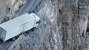 Zaufał nawigacji. Otarł się o śmierć [WIDEO]