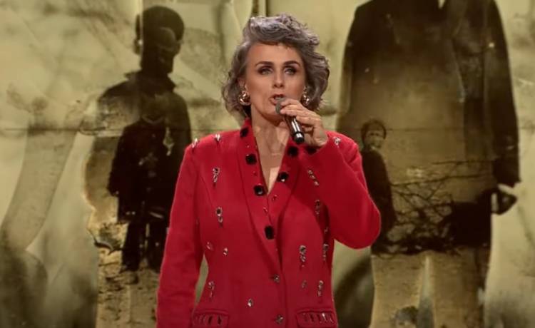Natalia Niemen w Opolu zaśpiewała utwory ojca. Internauci bezlitośni [WIDEO]