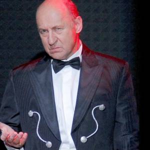 Piotr Fronczewski wita fanów Netflixa w nowej bajce? Zobacz zwiastun "The Umbrella Academy" [WIDEO]