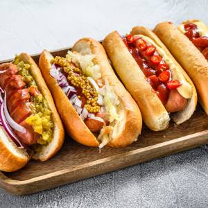 Czy najdroższy hot dog w Warszawie jest wart swojej ceny? Influencerzy sprawdzają 