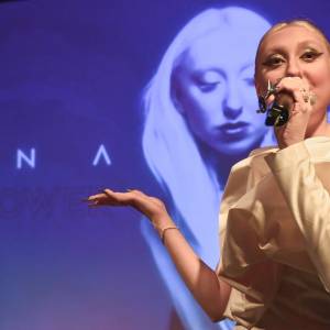 Luna wystąpiła na żywo w Sztokholmie. Fani mają zastrzeżenia do "The Tower" 