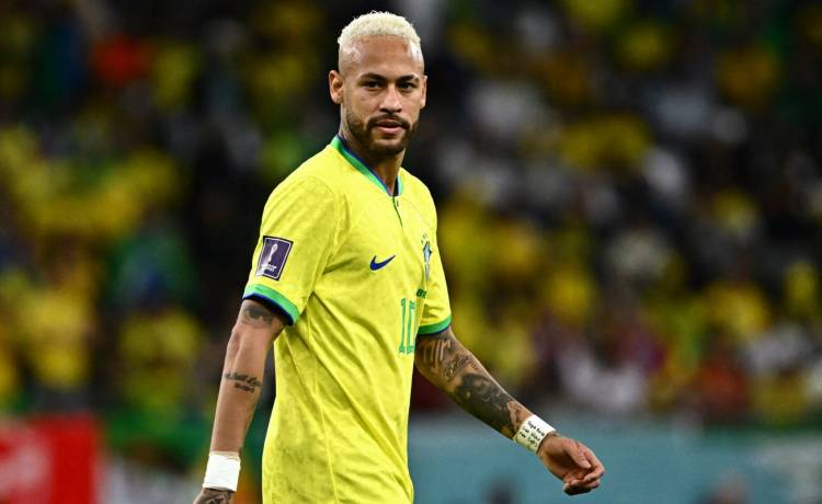 Fani nie dowierzają, że to Neymar! Piłkarz od kilku miesięcy nie ćwiczy, internauci komentują: "Co się z nim stało?" [FOTO]