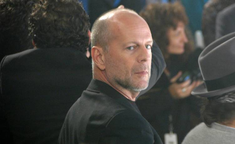 Musicalowa księżna Diana, Bruce Willis i Dom Gucci. Sprawdź najgorsze dokonania filmowe 2021 roku!