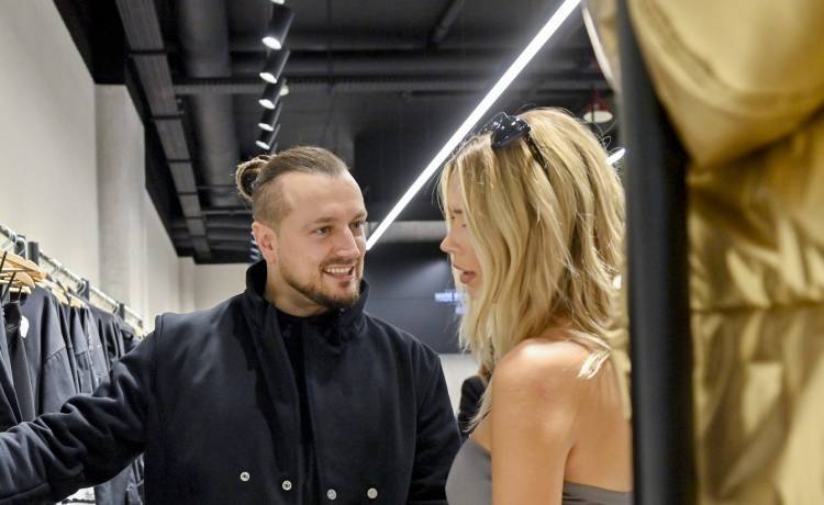 Aleksander Milwiw-Baron z żoną Sandrą, fot. AKPA