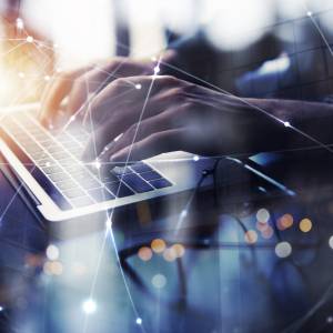 Internet mobilny czy światłowodowy – jaki wybrać?