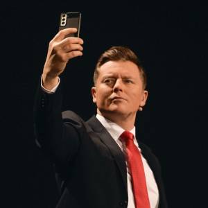 Kto poprowadzi "Jaka to melodia"? Rafał Brzozowski przerwał milczenie ws. Roberta Janowskiego