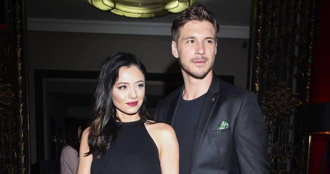 Adriana Kalska i Mikołaj Roznerski w "serialowym" związku. Widzowie komentują: "Teraz jest trudniej grać kogoś zakochanego"