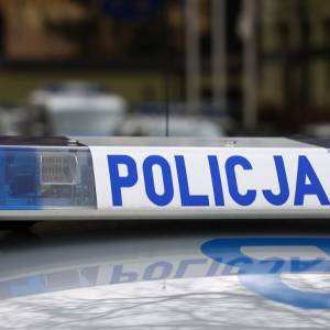 Chciała pomóc pijanemu teściowi. Oboje zostali zatrzymani przez policję