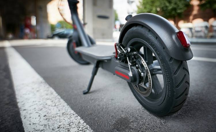 Warszawa: Szokujący dowcip z e-hulajnogą. Mógł skończyć się tragicznie