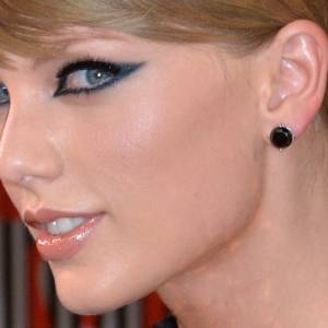 Wpadka Taylor Swift. Co zrobiła? Fani są pod wrażeniem [WIDEO]  