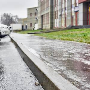 Niebezpieczeństwo na drogach. Są ostrzeżenia przed gołoledzią