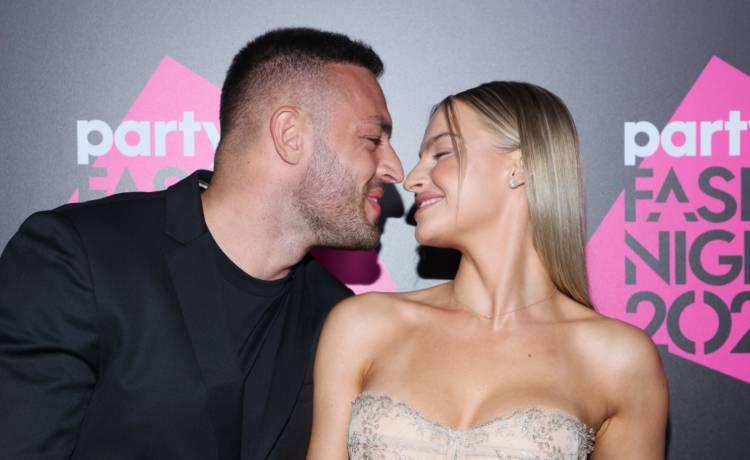 Intymne kadry z życia Karoliny Pisarek i Rogera. Tak pozowali na sesji [FOTO]