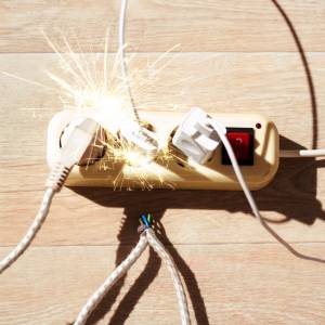 Podłączasz to urządzenie do przedłużacza? To niebezpieczne!