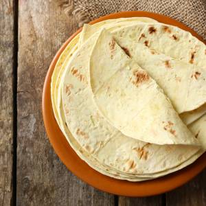 Przepis na pizzę z tortilli według Ani Starmach! Szybko i smacznie!