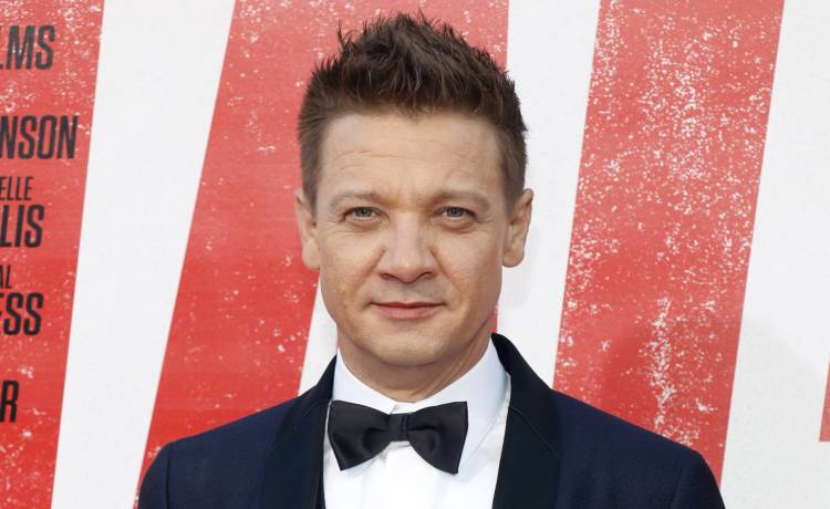 Jeremy Renner po raz pierwszy zabiera głos po wypadku: "Dziękuję" [FOTO]