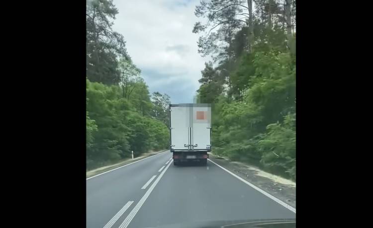 Obywatelskie zatrzymanie kierowcy ciężarówki. Świadek relacjonuje: "Uciekające z drogi auta nie zrobiły wrażenia". Nagranie opublikowano w sieci! [WIDEO]