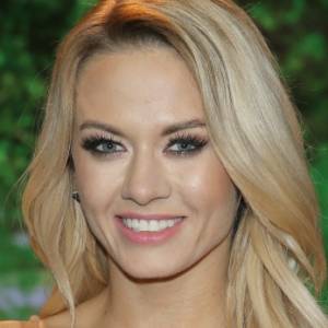 Kasia Dziurska w bikini na basenie. 34-latka śmiało pręży pośladki. "Perfekcja" [FOTO]