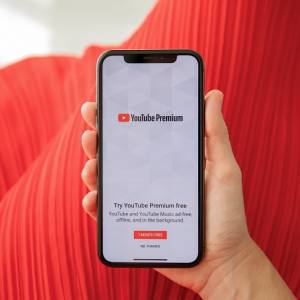 YouTube z możliwością odtwarzania piosenek w tle? W Polsce pojawiła się nowa aplikacja!                                              