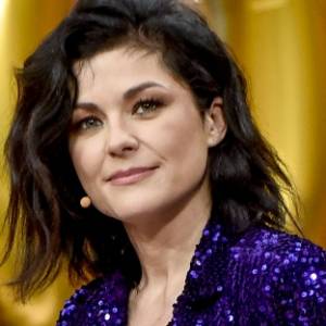 Mikołaj Roznerski z Katarzyną Cichopek na planie "M jak miłość". Tak pozowali do wspólnego zdjęcia!