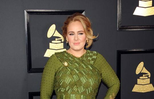 Adele znowu powiedziała publicznie, że jest mężatką. Piosenkarka jednak wyszła za mąż?