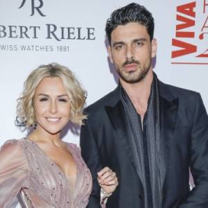 Aktor z "365 dni" piosenkarzem. Debutancki klip seksownego Michele Morrone'a z niepublikowanymi kadrami z erotyka