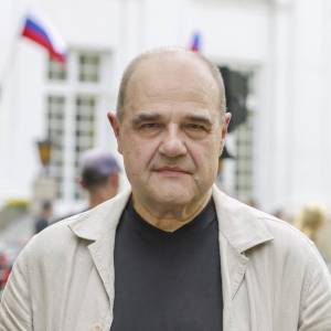 Cezary Żak zmienił się nie do poznania. Aktor nie przypomina siebie