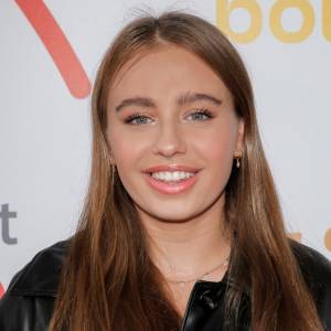 Oliwia Bieniuk dzieli się efektami sesji zdjęciowej. Fani: "Nogi do nieba" [FOTO]