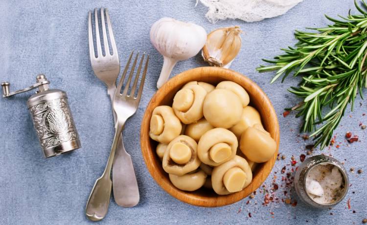 Pieczarki marynowane wycofane z obrotu. Kolejne ostrzeżenie GIS dotyczące żywności!