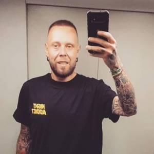 Big Boy z "Gogglebox" na plaży po zrzuceniu 160 kg. Pokazał ciało po odchudzaniu [FOTO]