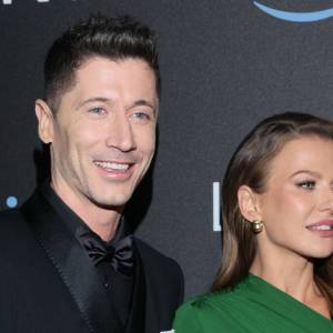 Robert Lewandowski z malutką córką na rękach. Anna Lewandowska wspomina powiększenie rodziny