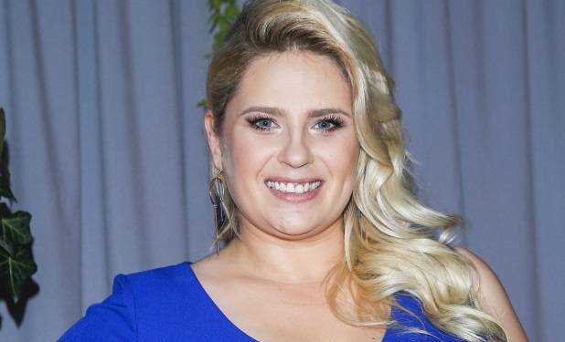 Elżbieta Romanowska łapie promienie słońca, eksponując zgrabne nogi. Wakacyjne kadry aktorki oczarowały internautów! 