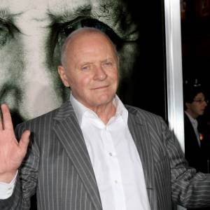 Anthony Hopkins szczerze o walce z nałogiem. "Zapijałem się na śmierć". Aktor ma ważny apel! [WIDEO]