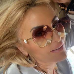 Dagmara Kaźmierska szaleje w sklepowym wózku. "Później ktoś włoży do tego wózka zakupy" - piszą internauci