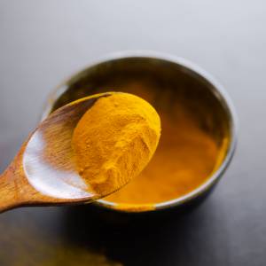 Tych przypraw unikaj, gdy przyjmujesz leki. To może się źle skończyć