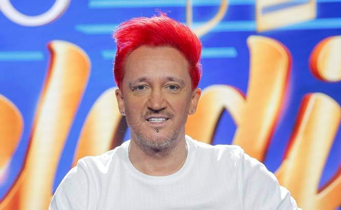 Michał Wiśniewski po raz szósty został ojcem. Jego żona pokazała pierwsze zdjęcie dziecka! [FOTO]