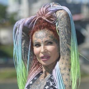 Ada z "Królowych życia" kompletnie nago. Pokazała wszystkie tatuaże. "Jestem cała wytatuowana"