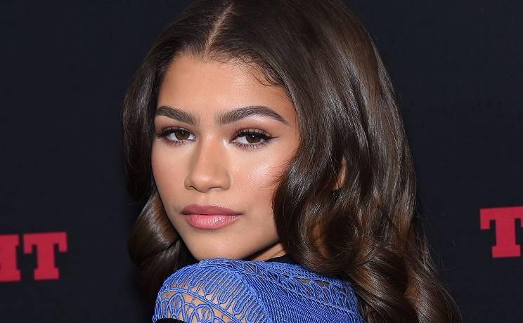 Zendaya odsłoniła ciało w niesamowitej kreacji. Wolała biżuterię niż materiał. Tom Holland nie odstępuje jej na krok [ZDJĘCIA]