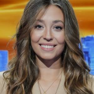 Mini, pióra i odrobinę blasku! Izabella Krzan w seksownej stylizacji [FOTO]