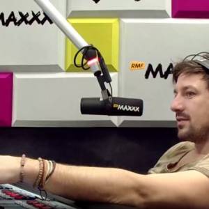 BUDZILLA w RMF MAXXX: Pobudka w gipsie