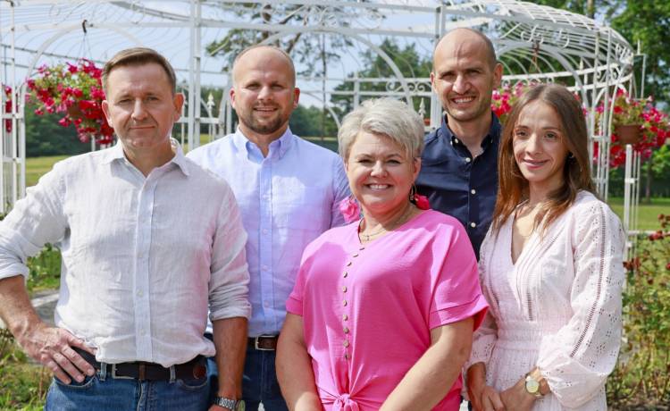 Uczestnicy programu „Rolnik szuka żony” . Fot. AKPA