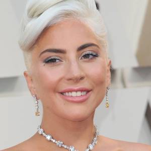 Aferzystka w formie! Lady Gaga wraca epatując nagością. Bez stanika i obiekcji [FOTO]  