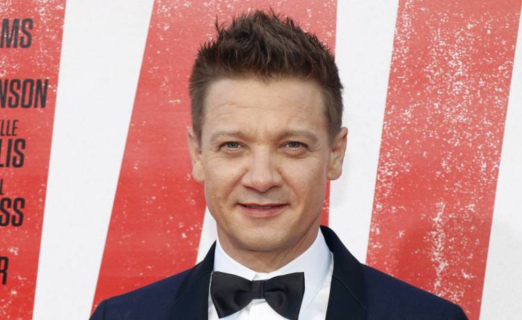 Stan zdrowia Jeremy'ego Rennera był gorszy, niż podano. Amerykańskie media ujawniają