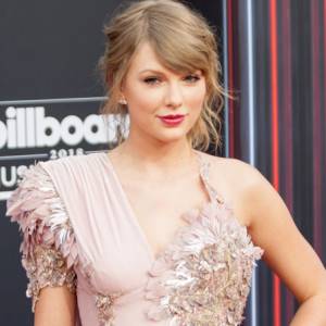 Taylor Swift i Katy Perry pogodziły się? Do sieci trafił najnowszy klip z obiema artystkami! [WIDEO]