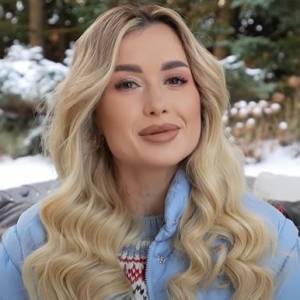 Wersow pozuje w gorsecie. Influencerka eksponuje głęboki dekolt. "Najpiękniejsza" [FOTO]