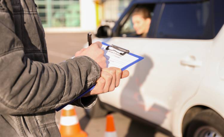 Pijany zdawał egzamin na prawo jazdy, które wcześniej stracił za jazdę pod wpływem alkoholu