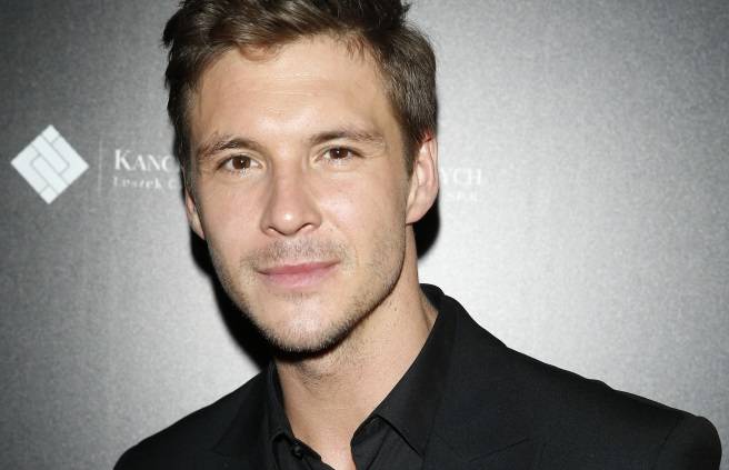 Mikołaj Roznerski z dzieckiem na rękach. Tak poinformował o powiększeniu rodziny! "Piękny widok"