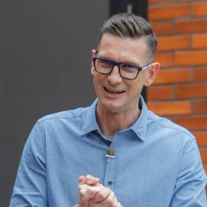 Miał wyjątkowo trudny debiut w „PnŚ”. Teraz zabrał głos