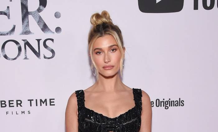 Hailey Bieber kusi w skąpym bikini. Śmiałe kadry skomentował Justin Bieber!